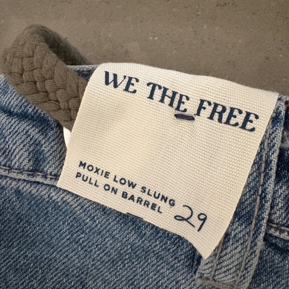 We The Free Moxie Pull-On Barrel Jeans Sz 29 Low Slung DrawstringFP Patch NWOT - Picture 9 of 13